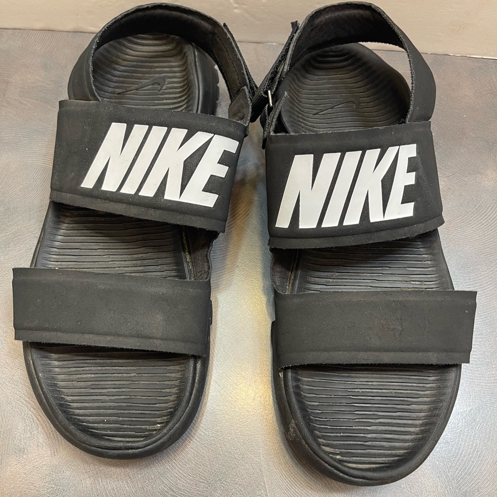 Nike Tanjun Black White Womens Strappy Beach Water Walking Sandals Slip On 7 - Picture 2 of 8